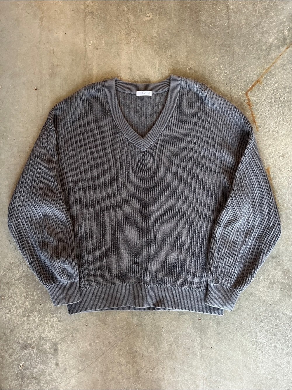 Aritzia TNA Women's V-Neck Sweater - Blue Grey